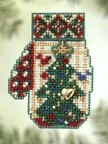 Набор для вышивания "Star Topped Tree//Елка со звездой" Mill Hill MHCM52
